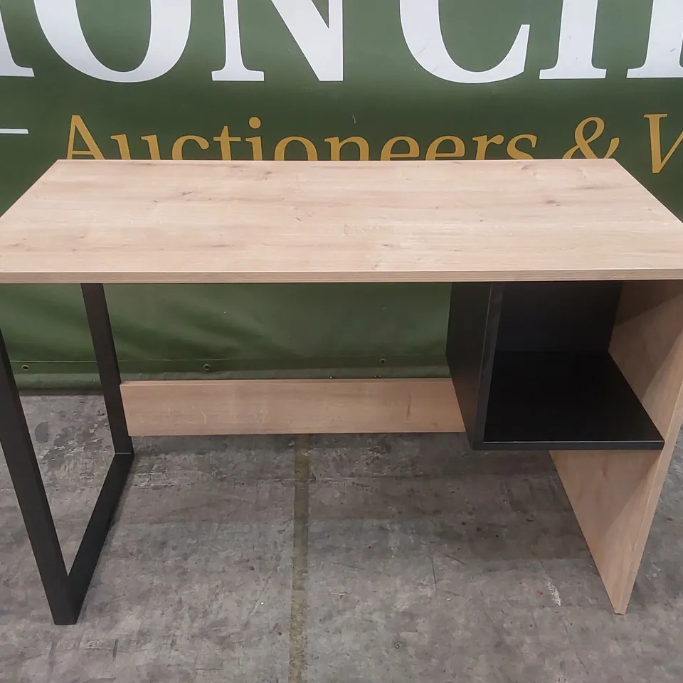 DESIGNER MINIMALIST WRITING DESK