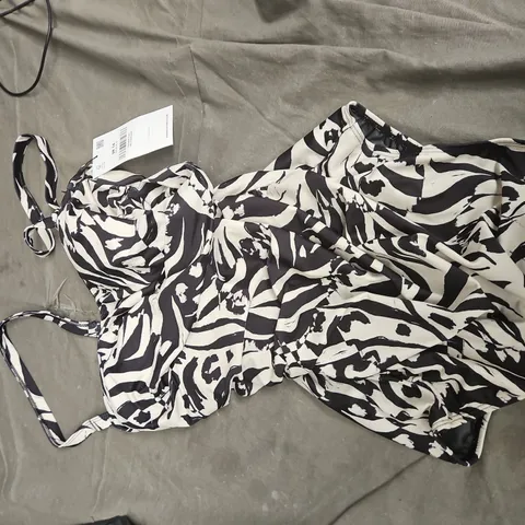 WOMEN'S ZEBRA PRINT DRESS – UK 14 (EU 42, US 10)