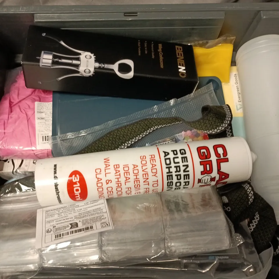 APPROXIMATELY 15 ASSORTED HOUSEHOLD ITEMS TO INCLUDE WIRING CORKSCREW, GENERAL PURPOSE ADHESIVE, TAPE CASSETTE, ETC