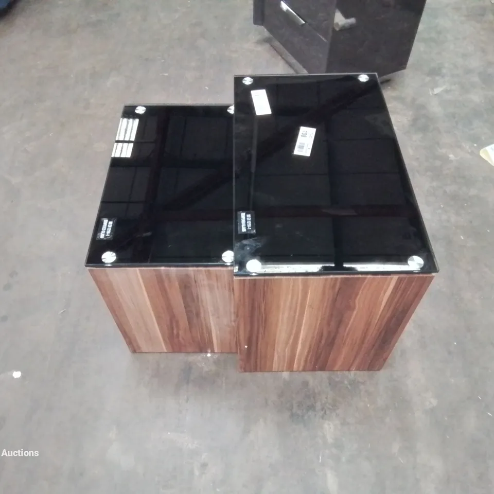 BLACK GLASS OAK EFFECT LEGS QUALITY MADE NEST OF 2 SIDE TABLES
