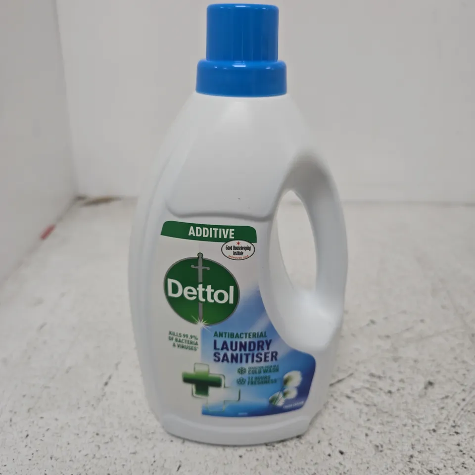 4 DETTOL ANTIBACTERIAL LAUNDRY SANITISER (1.5L)