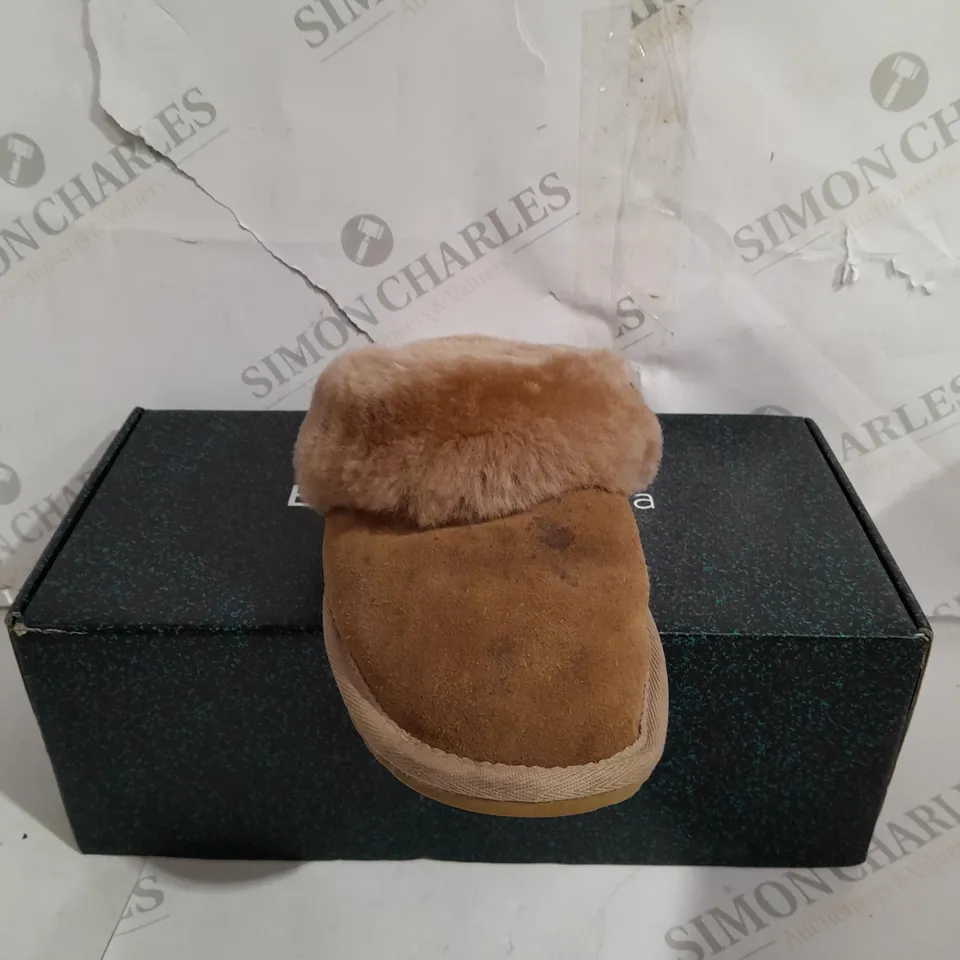 BOXED EMU NEST JOLIE SHEEPSKIN SLIPPERS, CAMEL - SIZE 7