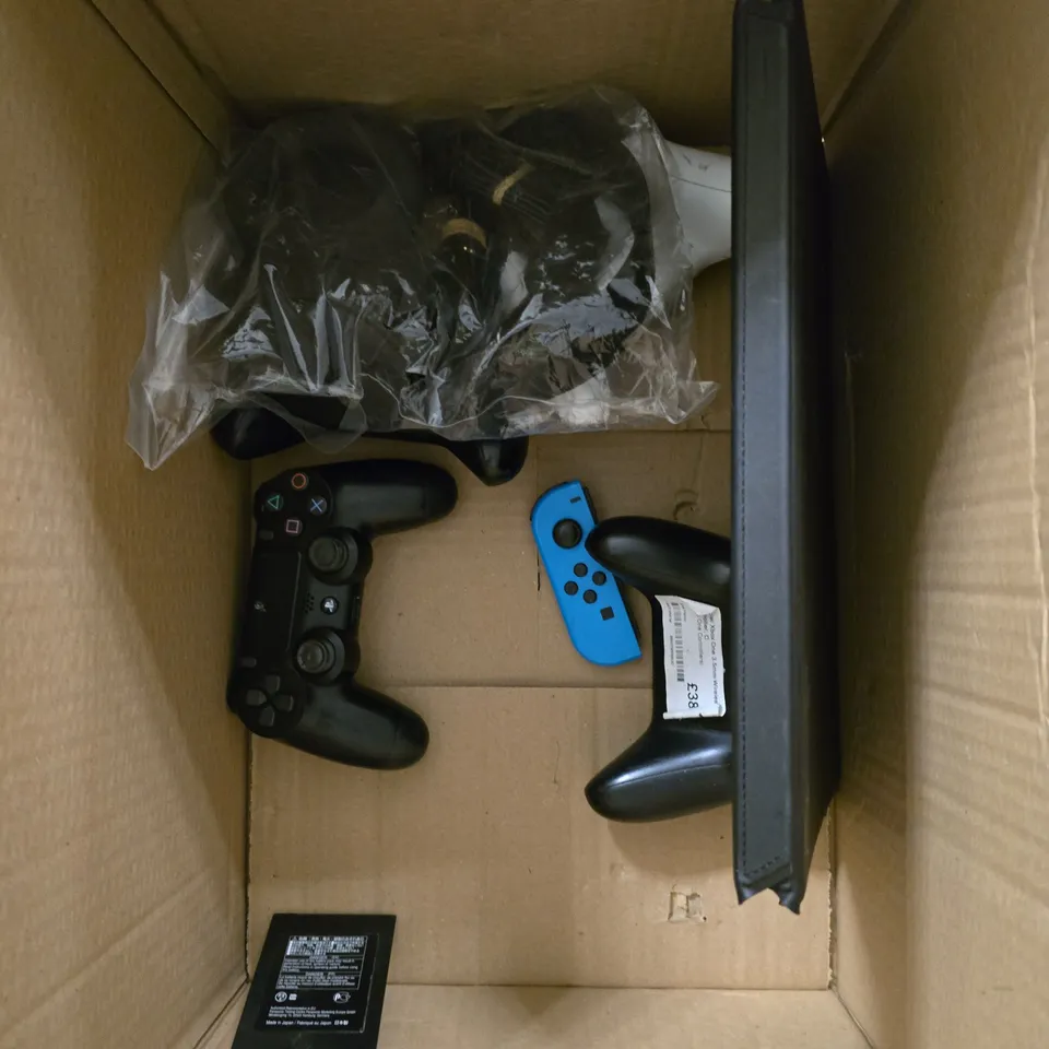 APPROXIMATELY 7 ASSORTED ELECTRICAL PRODUCTS TO INCLUDE GAMING HEADSET, SMART SPEAKER, NINTENDO SWITCH DOCK ETC