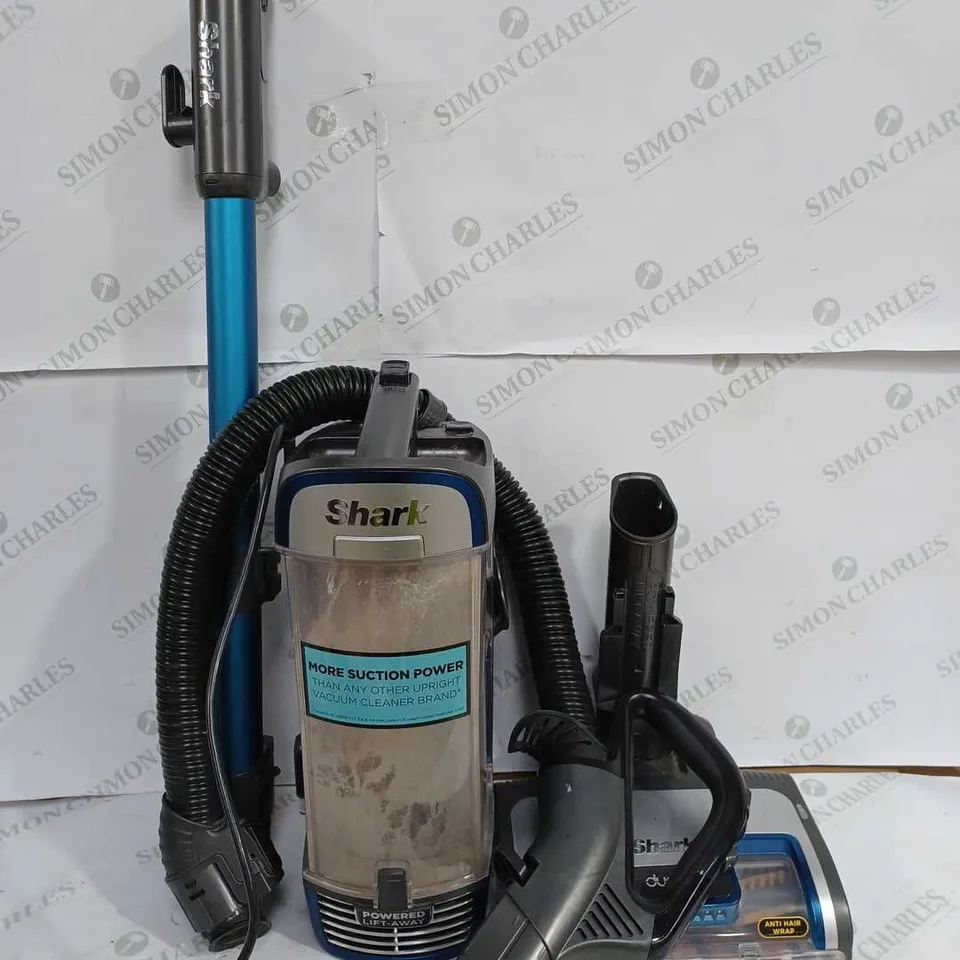 SHARK DUO CLEAN ANTI HAIR WRAP POWERED LIFT AWAY TRUE PET VACUUM