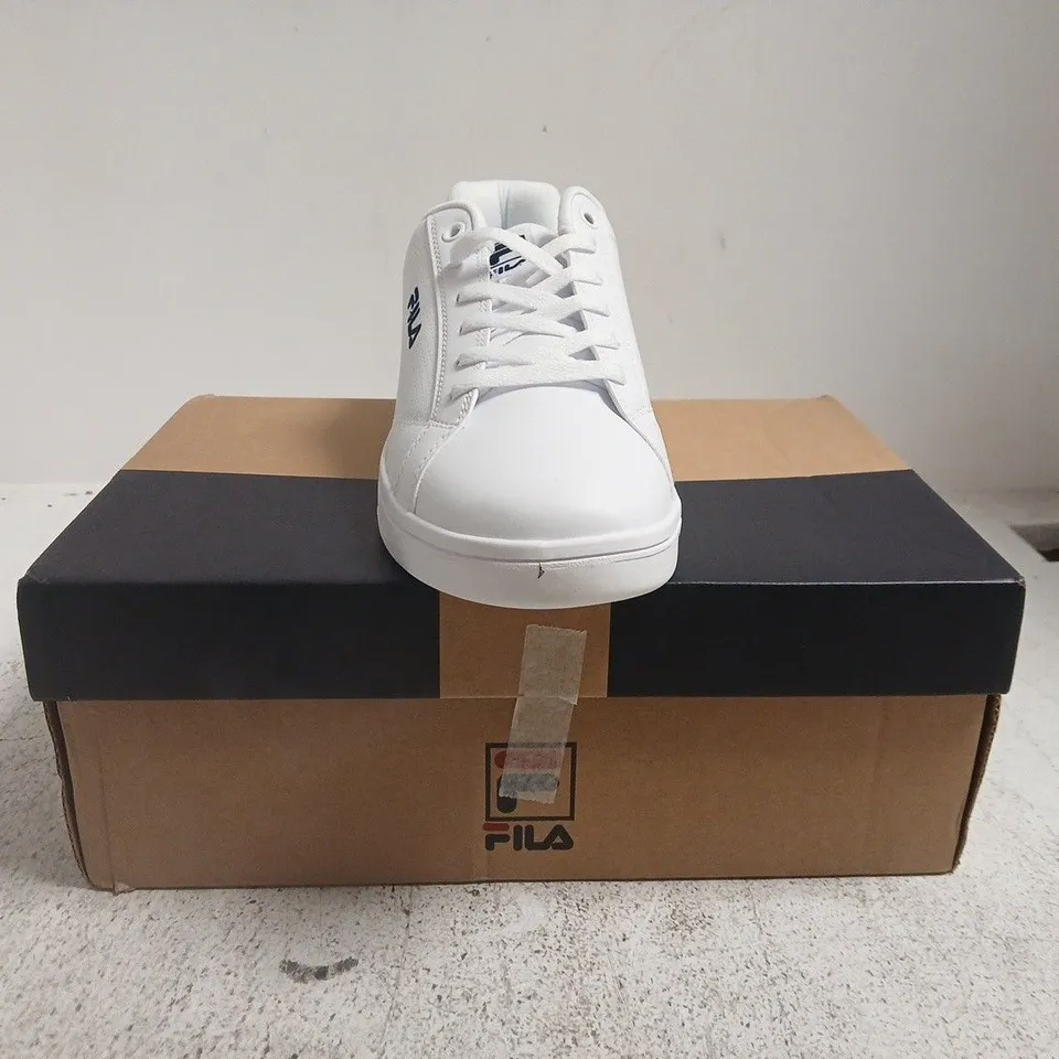 BOXED PAIR OF FILA TRAINERS IN WHITE SIZE UK 8