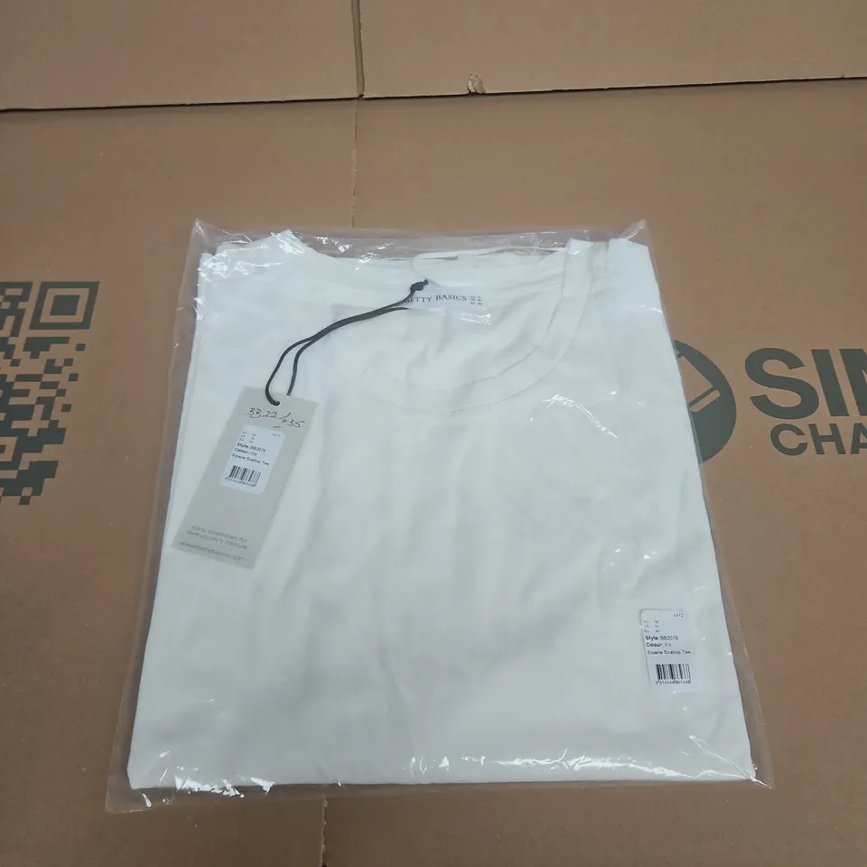BETTY BASICS SLOANE SCALLOP TEE – WHITE, UK 14 