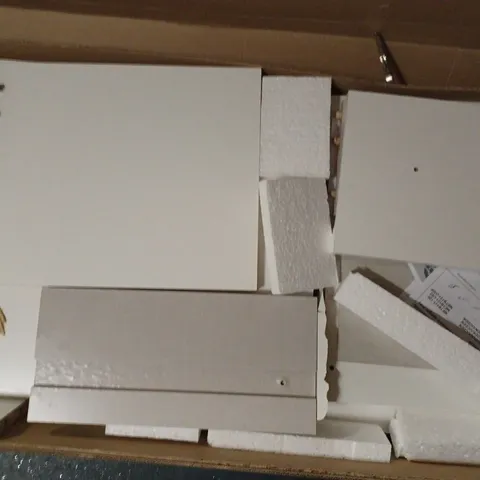 BOXED NEW METRO DESK - WHITE