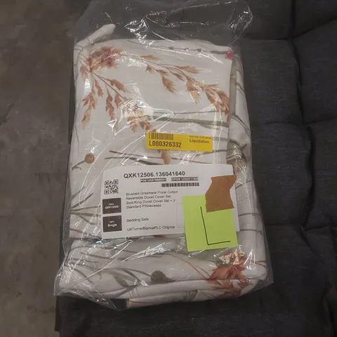 BAGGED BRUSHED GRASMERE FLORAL COTTON REVERSIBLE DUVET COVER SET SIZE: KING DUVET COVER SET + 2 STANDARD PILLOWCASES