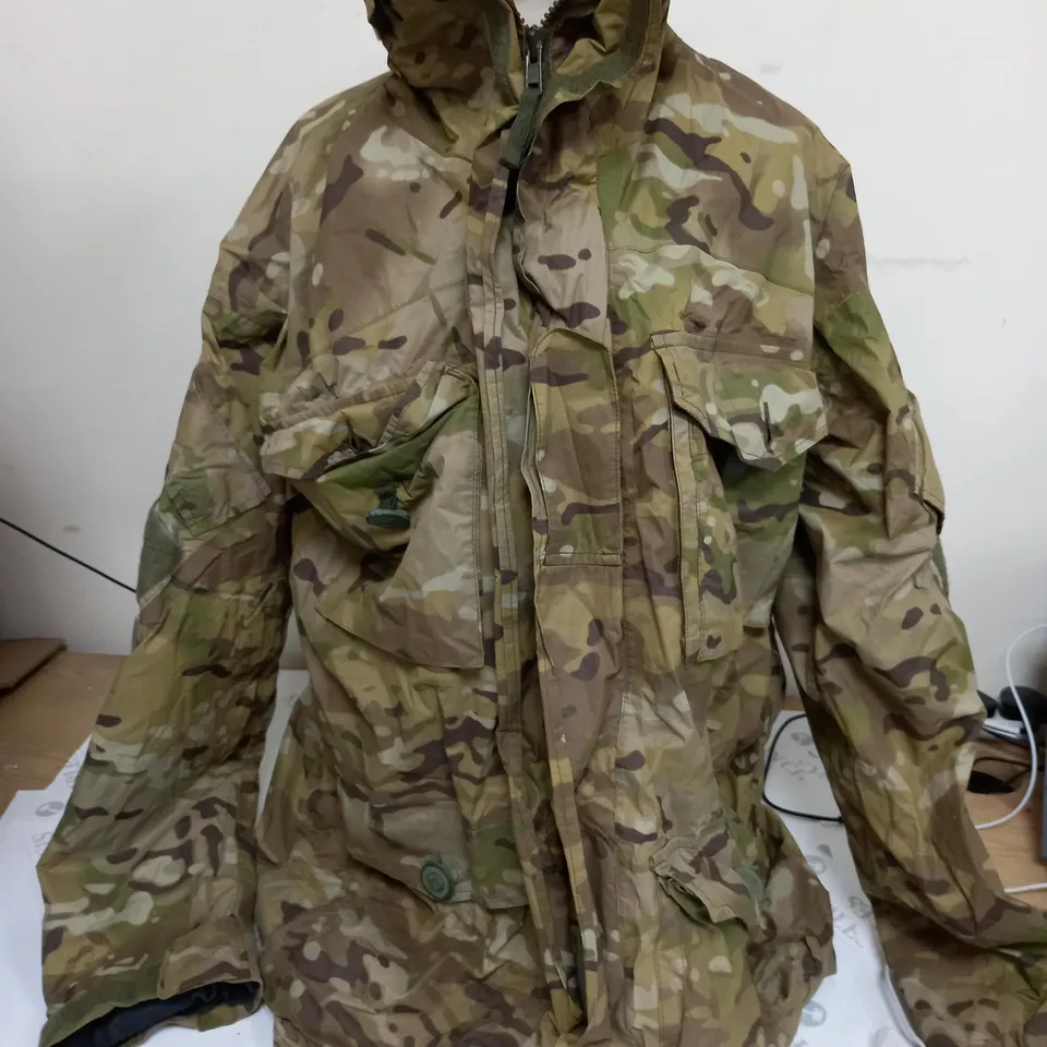 KEELA LONG SLEEVE ZIP COAT IN CAMO - LARGE