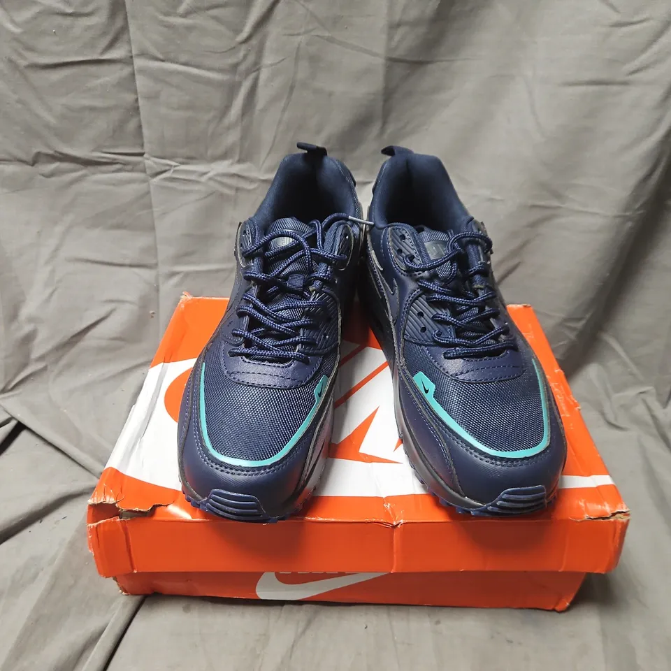 BOXED NIKE AIR MAX 90 SURPLUS NAVY/BLUE TRAINERS – MEN'S UK 10 (DC9389-400)