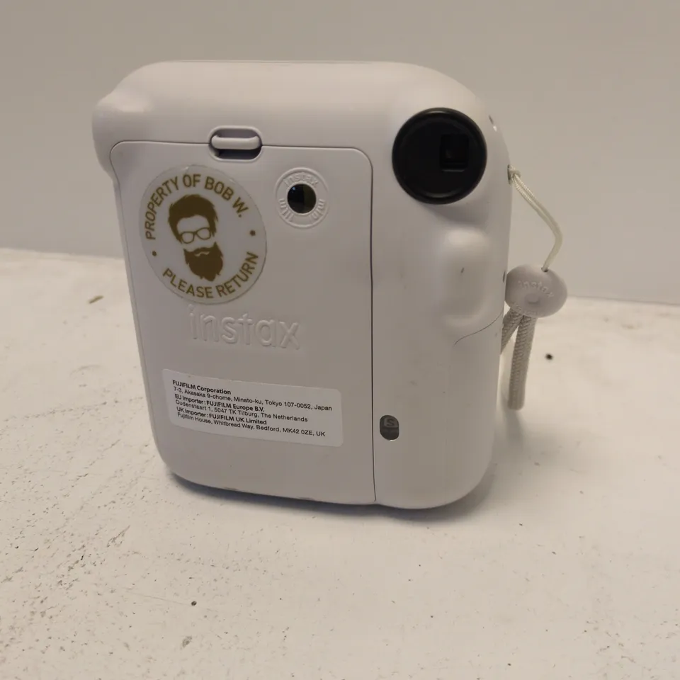 FUJIFILM INSTAX MINI 12 INSTANT CAMERA – WHITE