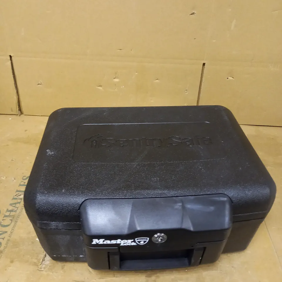 MASTERLOCK SMALL SECURITY CHEST 5.2L
