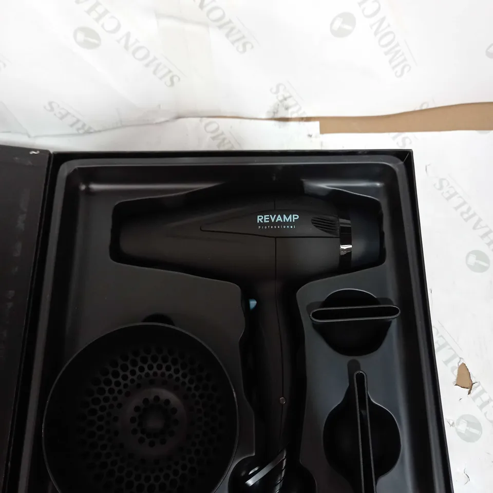 BOXED REVAMP PROGLOSS 5500 AC PROFESSIONAL 2400W DRYER