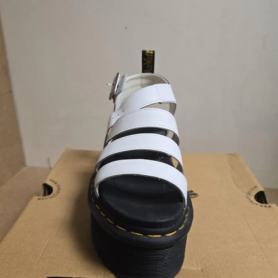 BOXED PAIR PF DR. MARTENS BLAIRE QUAD WHITE SANDALS – UK 6 (EU 39)