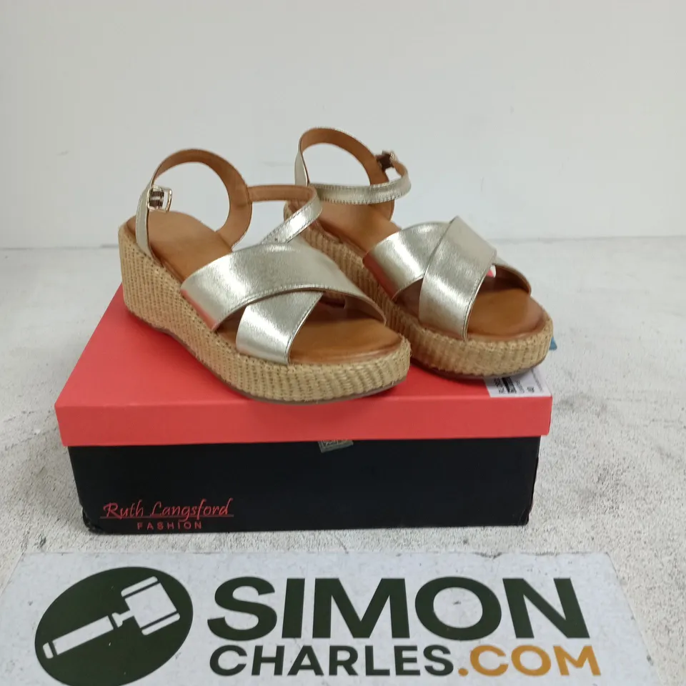 RUTH LANGSFORD LEATHER PLATFORM WEDGES CHAMPAGNE SIZE 7