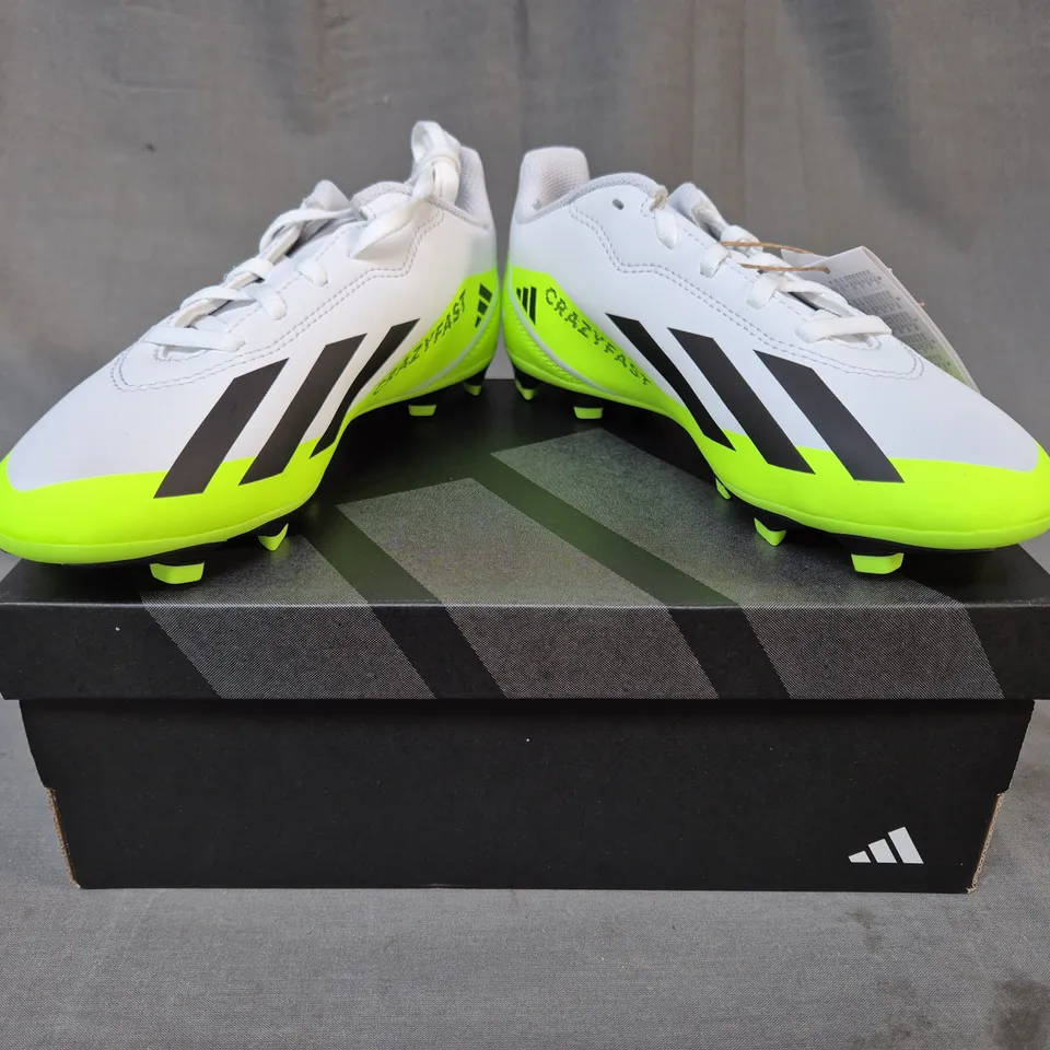 BOXED PAIR OF ADIDAS X CRAZYFAST.4 FXG KID'S FOOTBALL BOOTS IN WHITE/LIME/BLACK UK SIZE 3