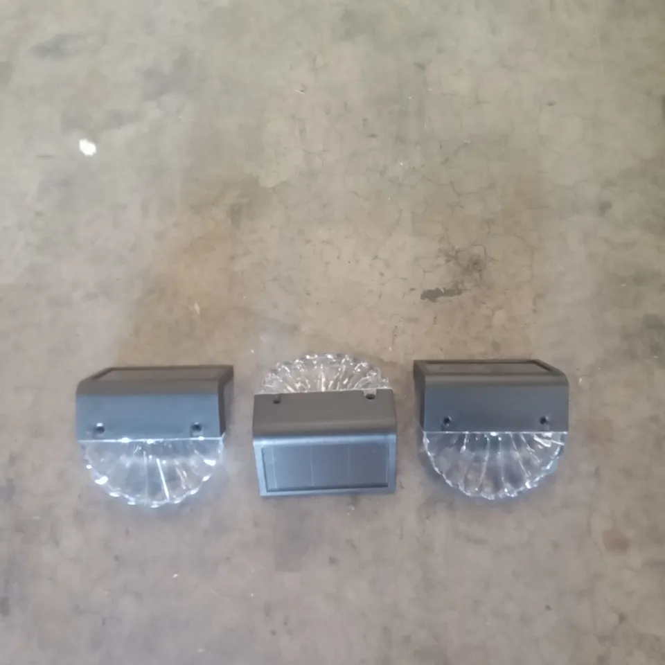 TWO SETS OF 4 LED SOLAR RAILING LIGHTS