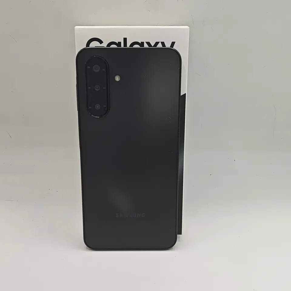 BOXED SAMSUNG GALAXY A17 4/128GB IN BLACK - SM-A175F