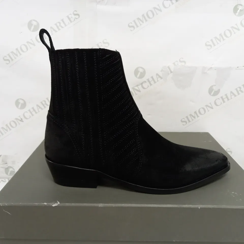 BOXED PAIR OF ALL SAINTS FION BLACK COW LEATHER BOOTS - UK 6