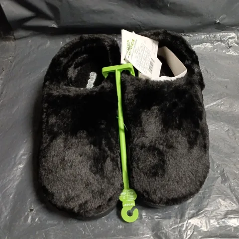 CROCS CLASSIC UNFURGETTABLE CLOGS IN BLACK - UK M8/W9