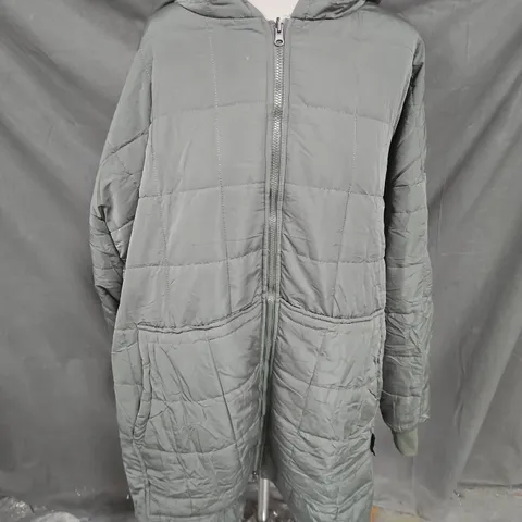 OODIE OVERSIZED HOODED ZIP UP OUTDOOR JACKET IN GREEN SIZE OOD