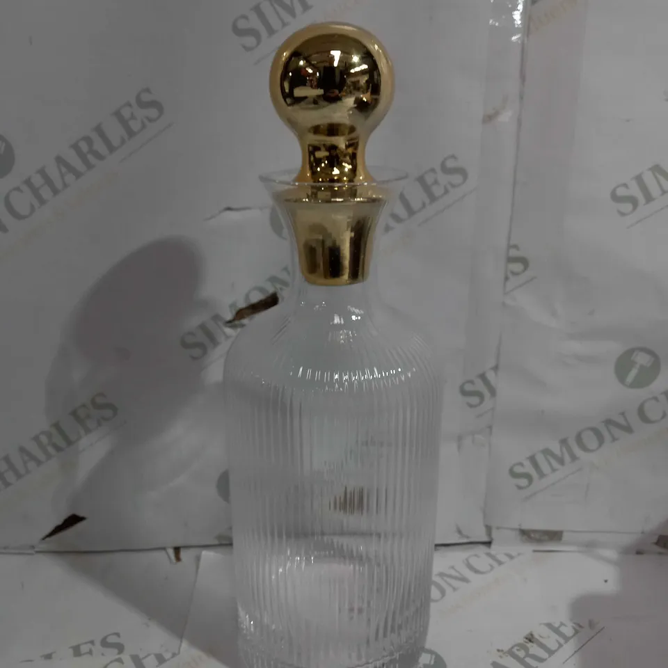 BOXED BUNDLEBERRY FLUTED GLASS DECANTER