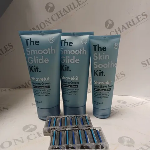 SHAVE KIT - THE SMOOTH KIT 3 X 4 RAZORS - 3 X SMOOTH CREAM