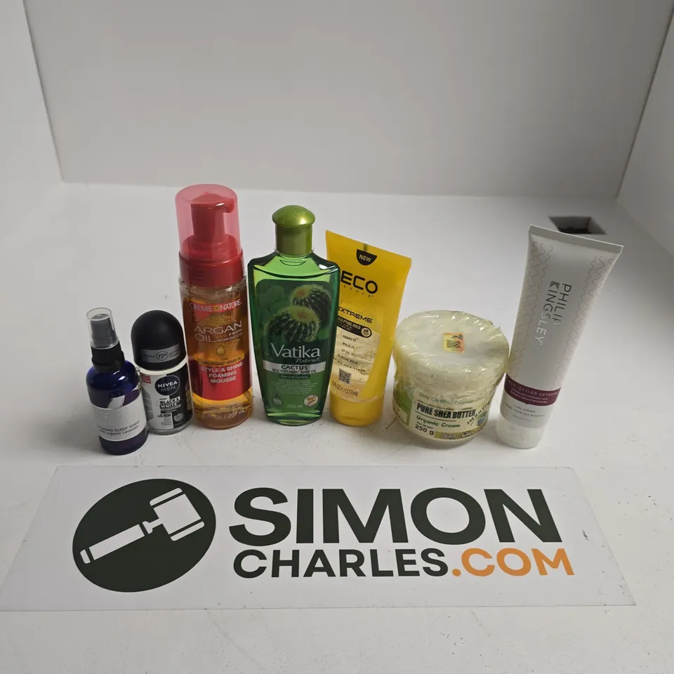 APPROXIMATELY 15 ASSORTED HEALTH & BEAUTY PRODUCTS TO INCLUDE ECO STYLE SCULPTING HOLD, CREME OF NATURE ARGAN OIL, PURE SHEA BUTTER, ETC - COLLECTION ONLY