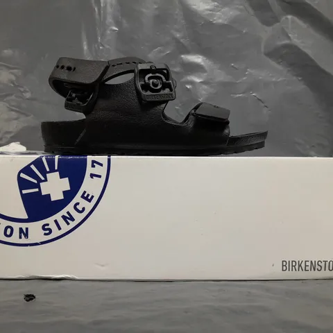 BOXED PAIR OF BIRKENSTOCK KID'S SANDALS IN BLACK SIZE EU 27