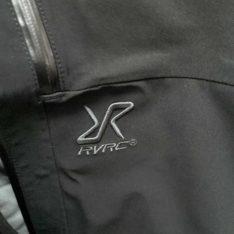 REVOLUTIONRACE WOMEN'S BLACK OUTDOOR JACKET – SIZE L