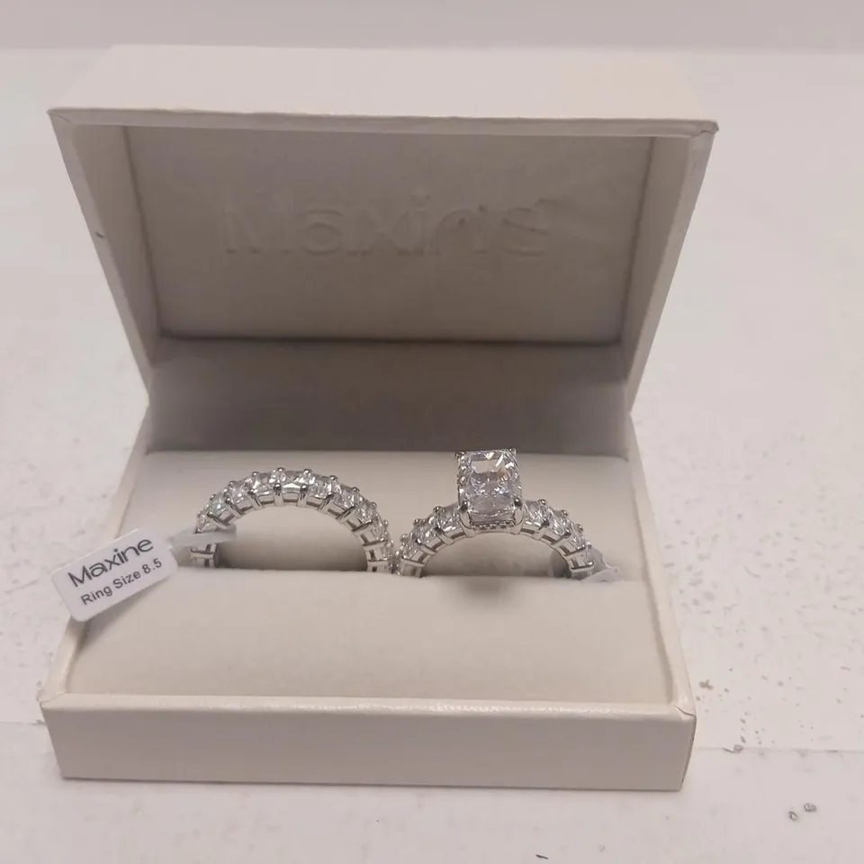 MAXINE RINGS SET – TWO CLEAR-STONE RINGS IN PRESENTATION BOX, US SIZE 8.5