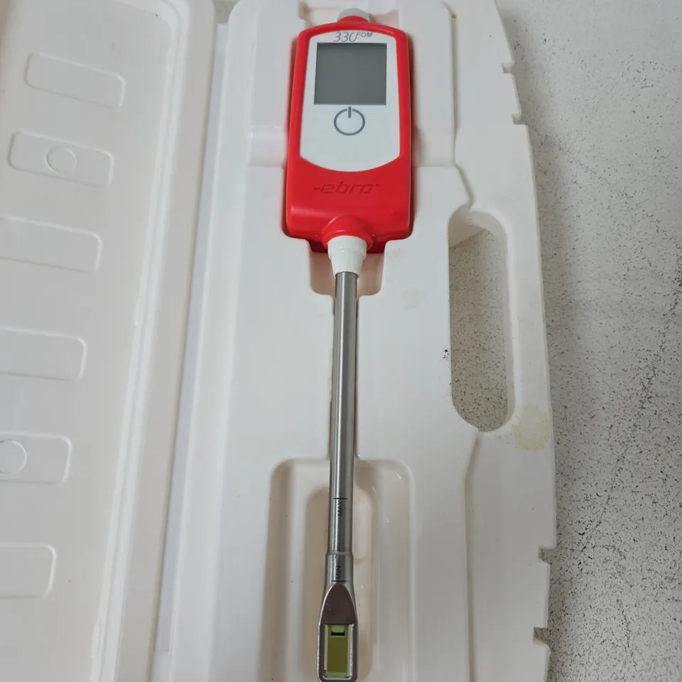 FOM330 FOOD OIL MONITOR IN WHITE CASE