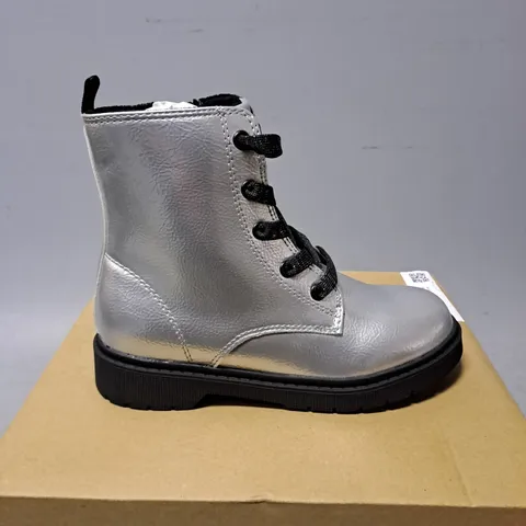 BOXED LILLEY SILVER HIGH TOP BOOT - SIZE 32 