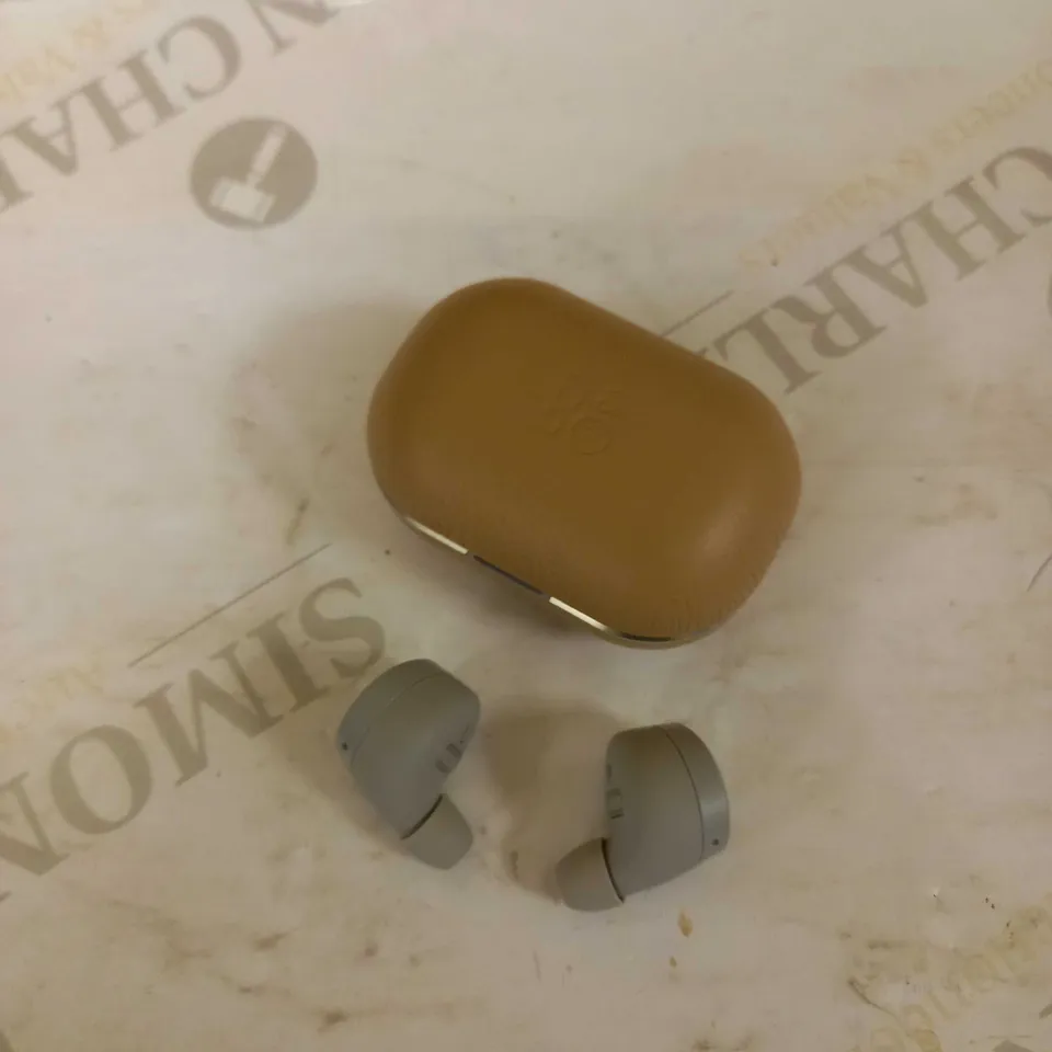 B&O PLAY BY BANG & OLUFSEN BEOPLAY 2. GEN E8 WIRELESS HEADPHONES