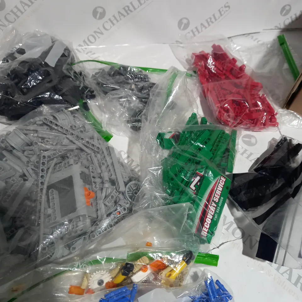 BOXED LEGO TECHNIC SET 