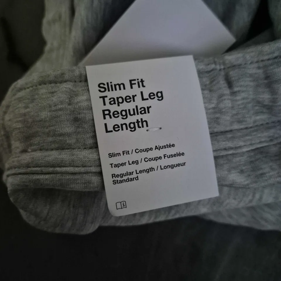 NIKE SLIM FIT TAPER LEG JOGGERS – GREY - LARGE