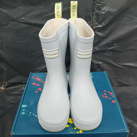 BOXED PAIR OF HOLLY & BEAU LIGHT BLUE RAIN BOOTS - UK SIZE 12 - KIDS