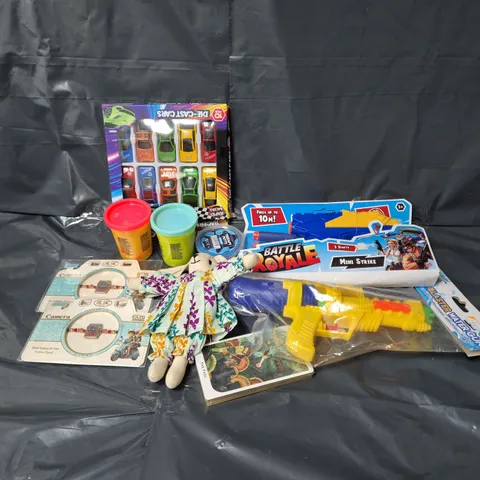 APPROXIMATELY 12 ASSORTED TOYS & GAMES TO INCLUDE RAPID RACERS DIE-CAST TOYS, BATTLE ROYALE 3 DART TOY GUN, THERAPY PUTTY, ETC