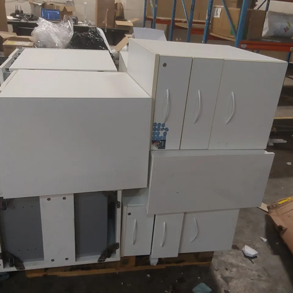 PALLET CONTAINING 9x ASSORTED WOODEN WHITE DRAWER CABINETS