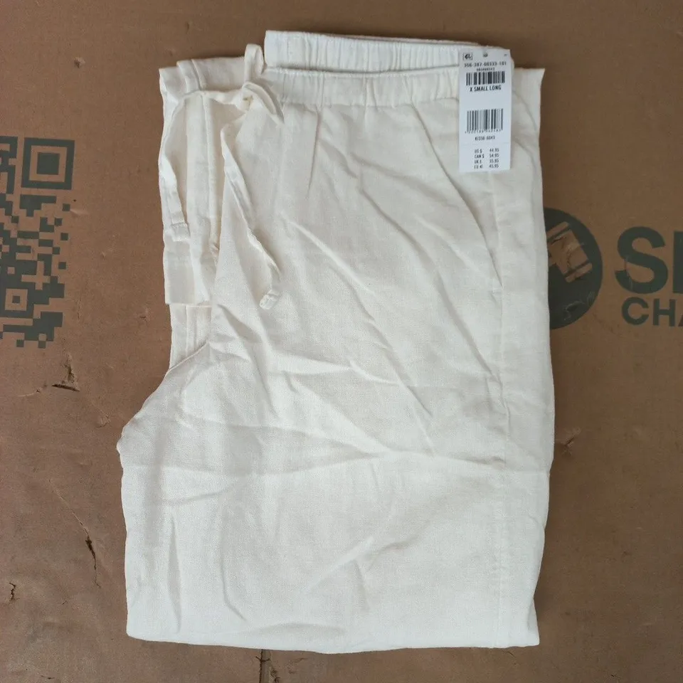 HOLLISTER TROUSERS IN CREAM SIZE XS LONG