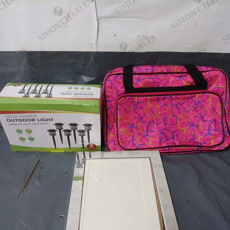 APPROXIMATELY 20 ASSORTED HOUSEHOLD ITEMS TO INCLUDE OUTDOOR DOLLAR LIGHTS, PICTURE FRAME AND BAGS