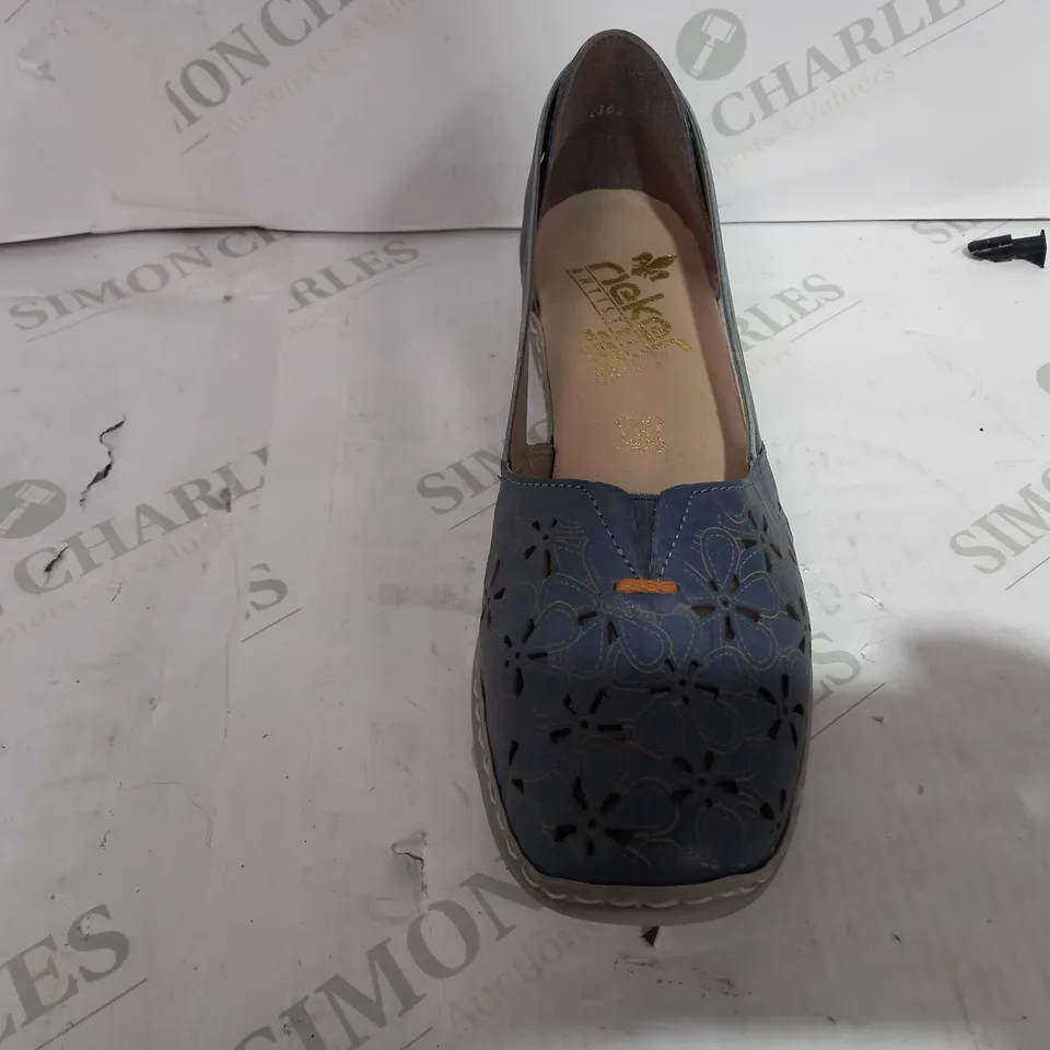 RIEKER PERFORATED SHOE IN BLUE SIZE 6.5 