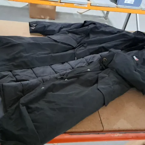 TOMMY JEANS WATERPROOF JACKET
