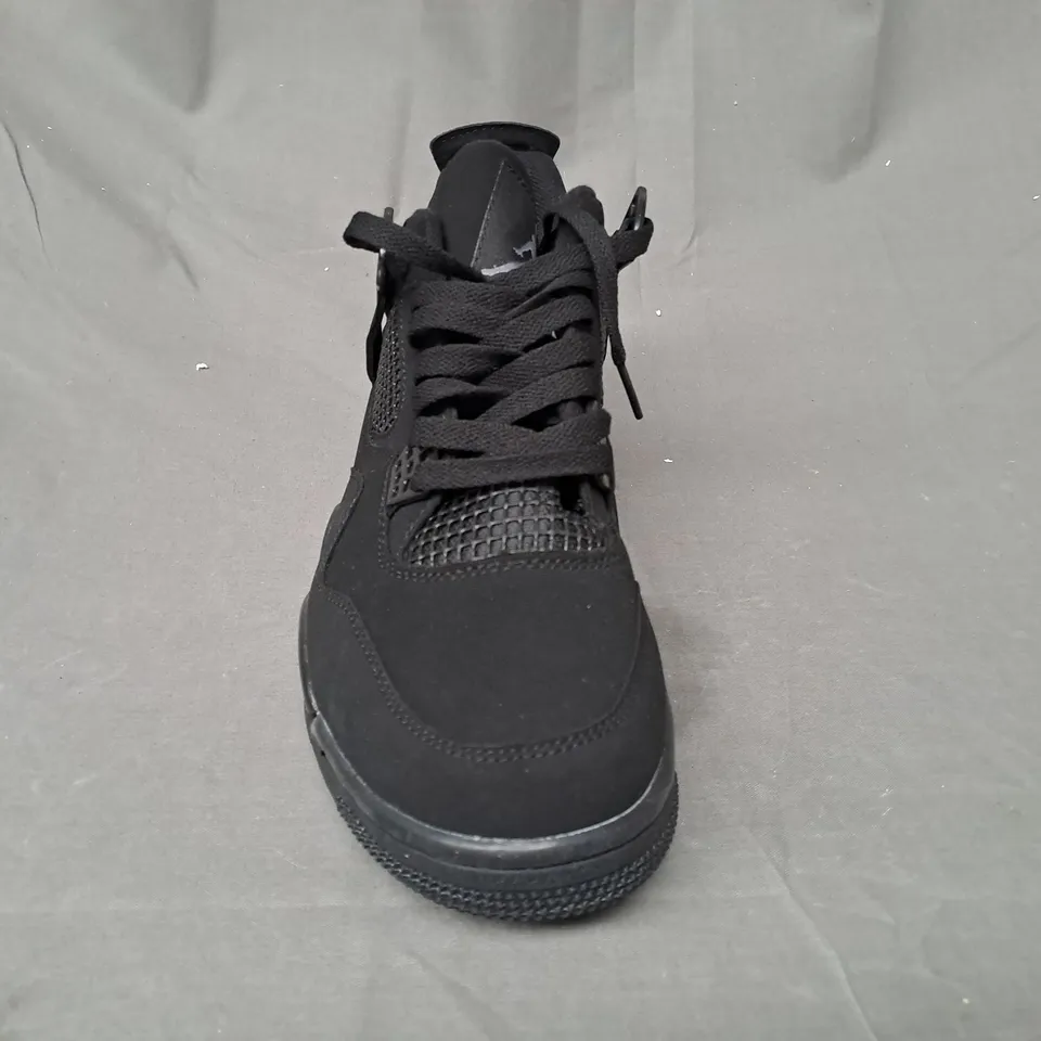 PAIR OF NIKE AIR JORDAN SHOES IN BLACK UK SIZE 9
