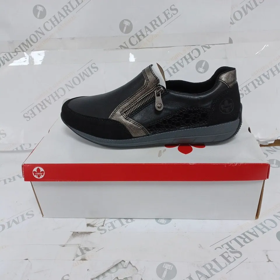 BOXED RIEKER BLACK WIDEZIP TRAINERS- SIZE 6.5 