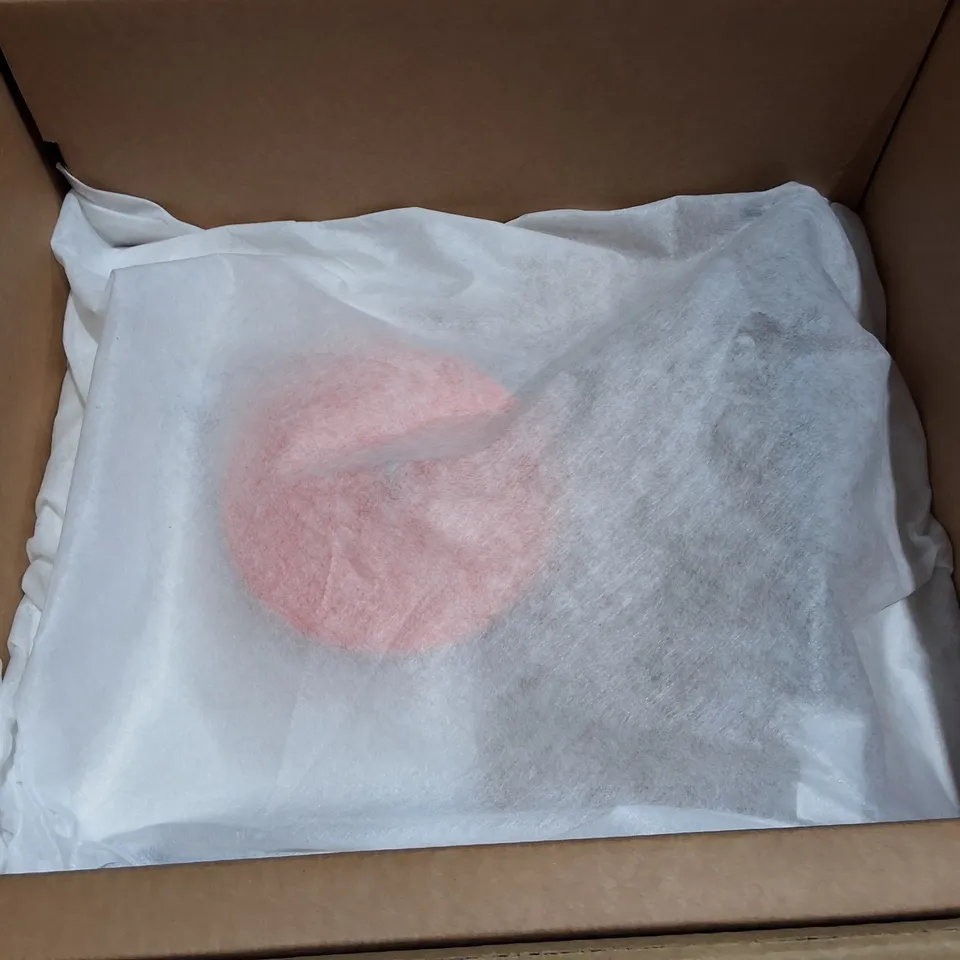 BOXED ROKSAN ATTESSA TURNTABLE IN WHITE 