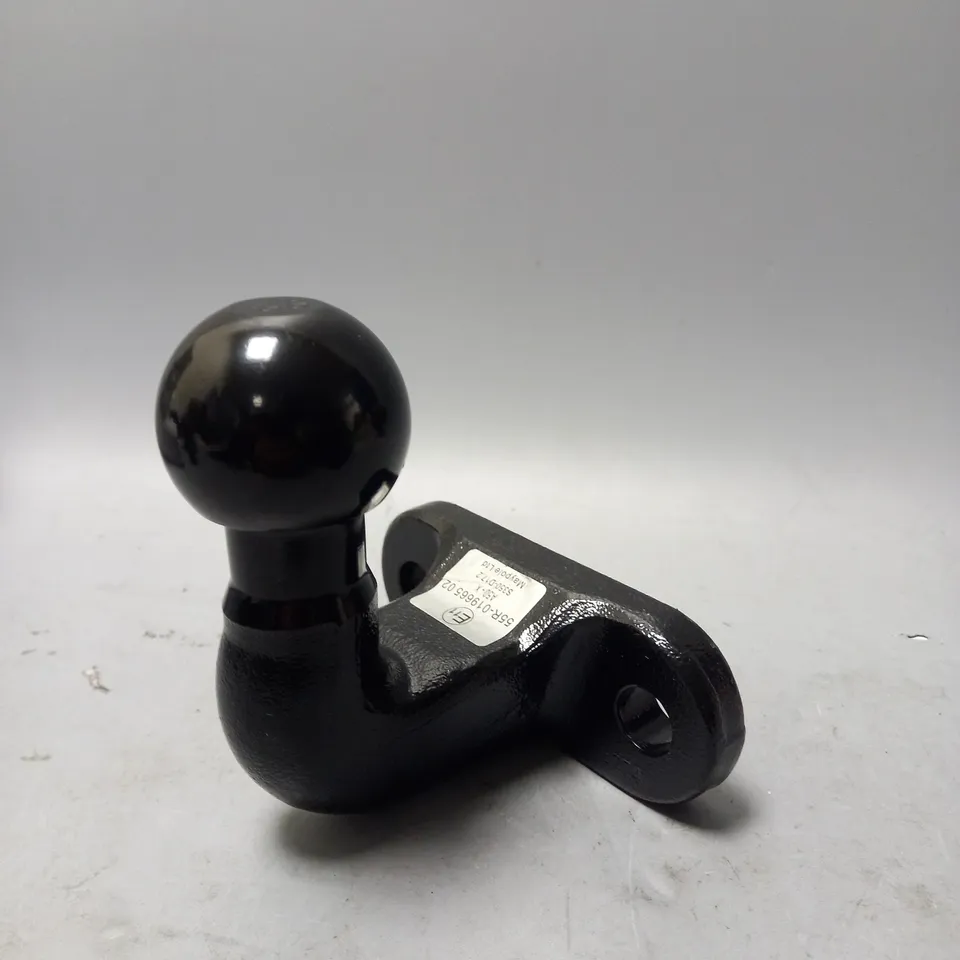 LOT OF 2-50MM TOW BALL 