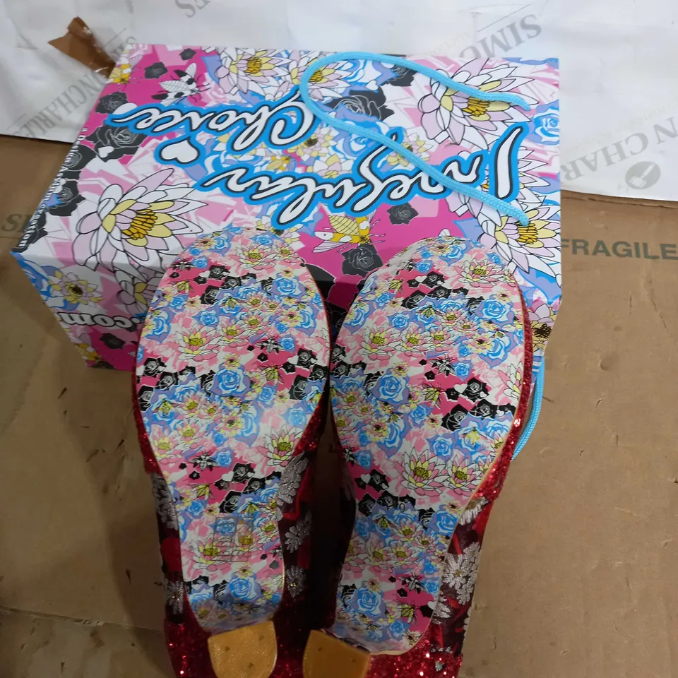 BOXED PAIR OF IREGULAR CHOICE  CALENDULA MID HEELS SHOE SIZE 40