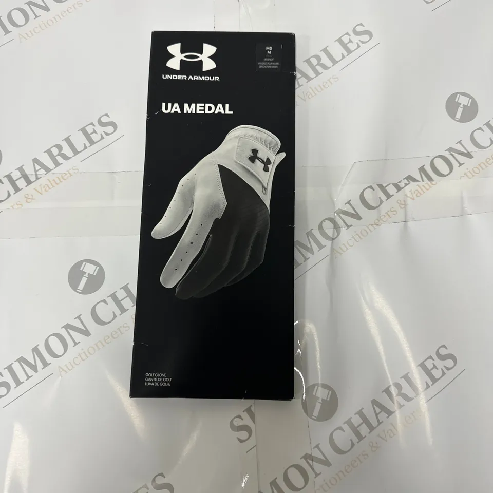 UNDER ARMOUR ADJUSTABLE GOLF GLOVE IN BLACK SIZE M