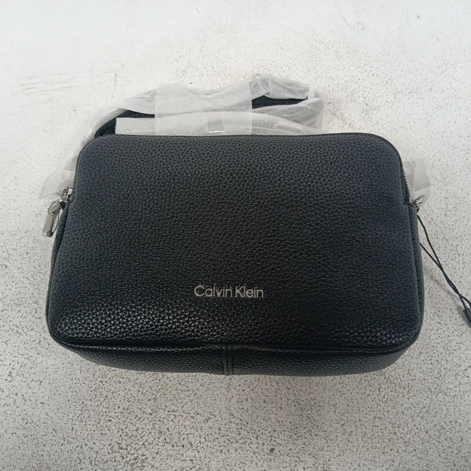 CALVIN KLEIN LEATHER CAMERA BAG
